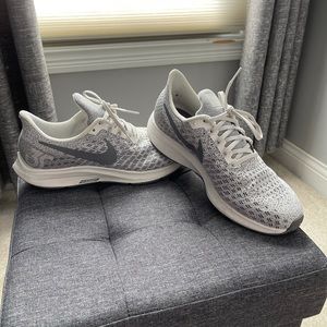 Women’s Nike Pegasus 35s